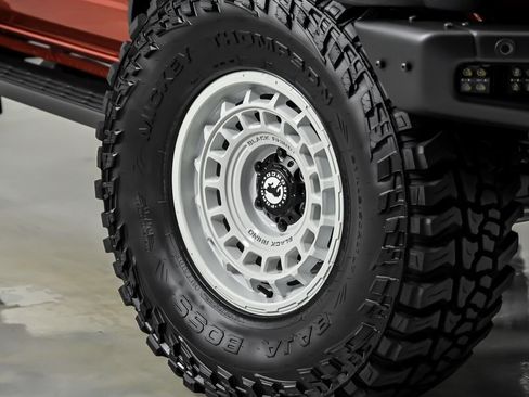 Used 2023 Ford Bronco Outer Banks w/ Sasquatch Package AWD/4WD image 4