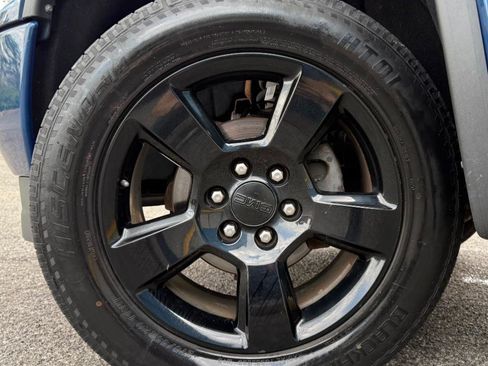 Used 2017 GMC Sierra 1500 SLE w/ SLE Value Package image 28