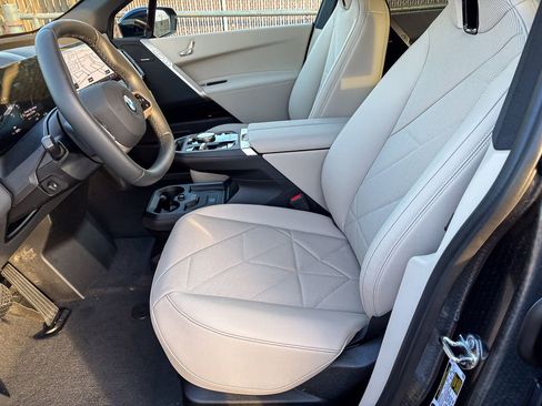 Used 2026 BMW iX xDrive60 image 15