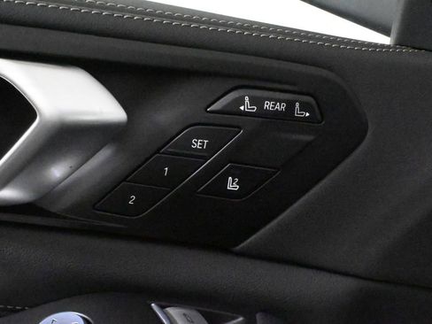 Used 2025 BMW X7 xDrive40i w/ Premium Package image 32