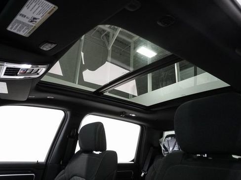 New 2026 RAM 1500 4x4 Crew Cab image 10