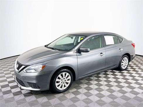 Used 2017 Nissan Sentra SV image 4