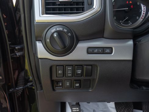 Used 2019 Nissan Titan PRO-4X AWD/4WD image 11