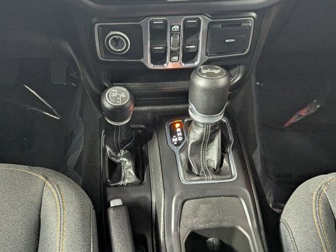 Used 2025 Jeep Wrangler Unlimited Sahara w/ Safety Group image 19