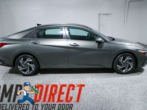 Used 2024 Hyundai Elantra SEL w/ Convenience Package FWD image 6