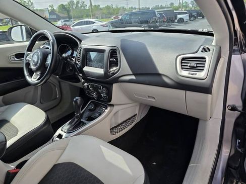 Used 2018 Jeep Compass Latitude w/ Popular Equipment Group AWD/4WD image 32