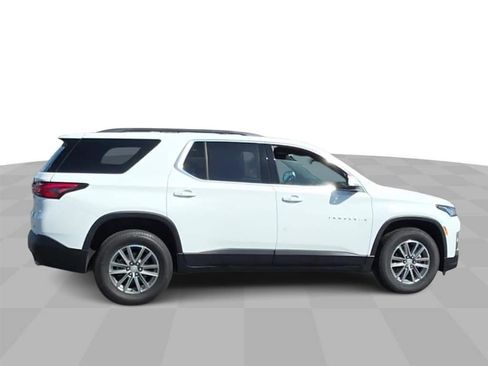 Used 2023 Chevrolet Traverse LT image 9