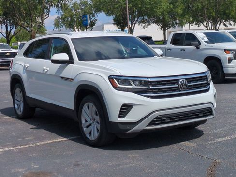 Used 2023 Volkswagen Atlas Cross Sport SE FWD image 2