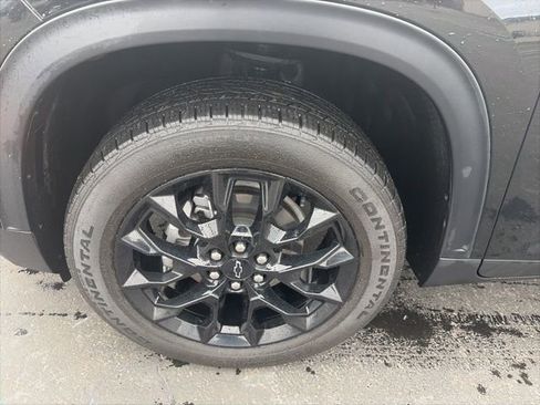 Used 2024 Chevrolet Traverse LT w/ Midnight/Sport Edition image 2