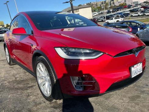 Used 2017 Tesla Model X 75D image 87