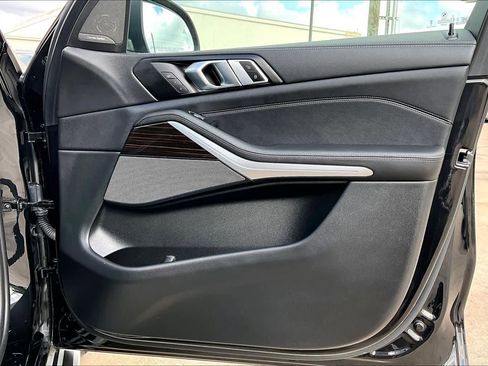 Used 2025 BMW X7 xDrive40i image 22