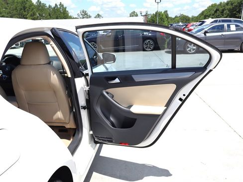 Used 2013 Volkswagen Jetta TDI FWD image 28