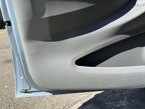 Used 2006 Chrysler Town & Country Touring image 37