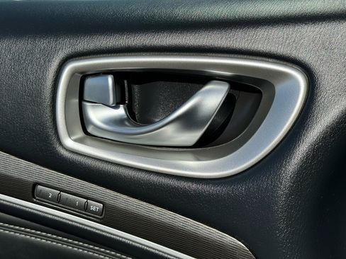 Used 2017 INFINITI QX60 4DR AWD w/ Premium Plus Package image 18