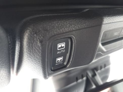 Used 2025 Jeep Wrangler Unlimited Sahara w/ Safety Group AWD/4WD image 35