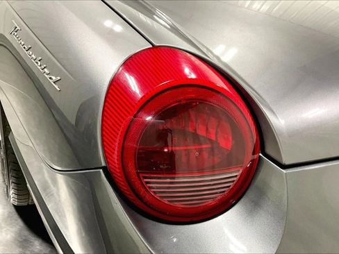 Used 2003 Ford Thunderbird image 26