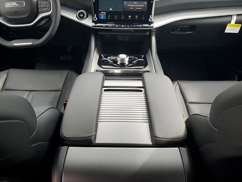 New 2026 Jeep Grand Wagoneer Limited image 22