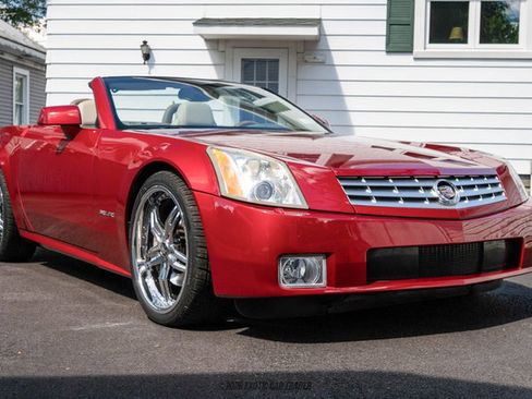Used 2005 Cadillac XLR RWD image 12