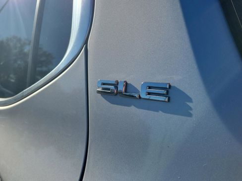 Used 2018 GMC Acadia SLE image 33