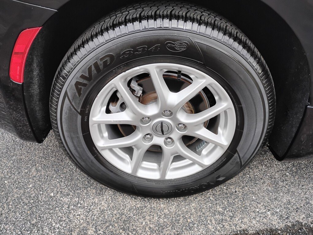 Used 2024 Chrysler Pacifica Touring-L FWD image 26