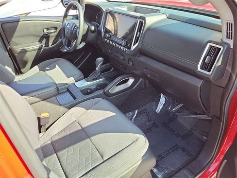 Certified 2025 Nissan Frontier SV image 15