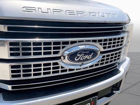 Used 2017 Ford F250 Platinum w/ Platinum Ultimate Package AWD/4WD image 29