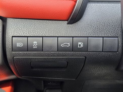 Used 2018 Toyota Camry XSE image 28