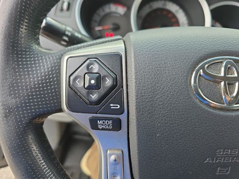 Used 2014 Toyota Tacoma 4x4 Double Cab w/ SR5 Package image 23
