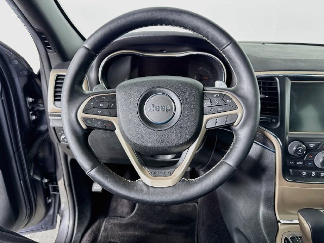 Used 2017 Jeep Grand Cherokee Limited AWD/4WD image 12
