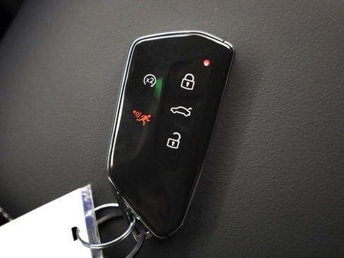 New 2026 Volkswagen Tiguan SE image 38