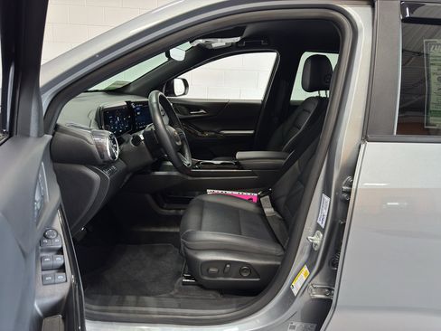 Used 2025 Chevrolet Equinox LT w/ Convenience Package II AWD/4WD image 15