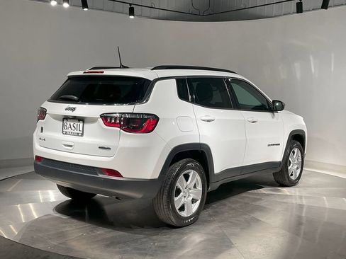 Used 2022 Jeep Compass Latitude image 11