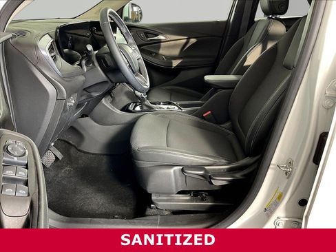 Used 2024 Buick Encore GX Preferred FWD image 18