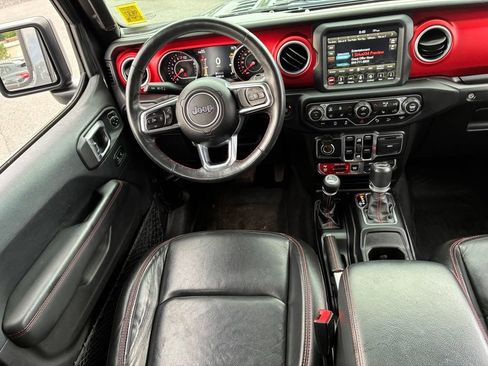 Used 2018 Jeep Wrangler Unlimited Rubicon w/ Uconnect 4C Nav & Sound Group AWD/4WD image 10