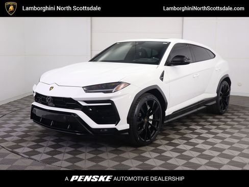 Used 2022 Lamborghini Urus image 1
