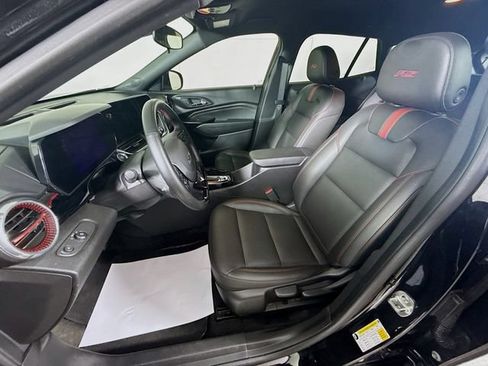 Used 2024 Chevrolet Trax RS FWD image 22