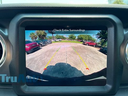 Used 2023 Jeep Wrangler Unlimited Rubicon 4xe w/ Steel Bumper Group AWD/4WD image 33