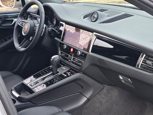 New 2026 Porsche Macan S image 38