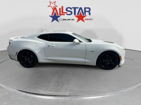 Used 2018 Chevrolet Camaro SS RWD image 8
