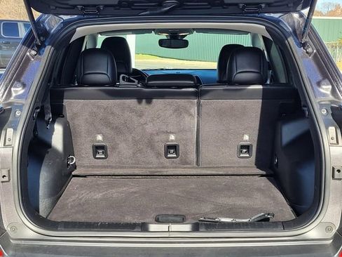 Used 2021 Jeep Cherokee Latitude Plus image 11