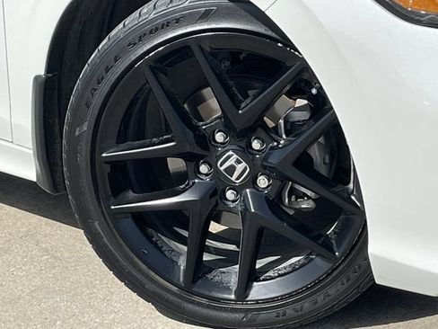 Used 2025 Honda Civic Sport image 9