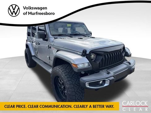 Used 2018 Jeep Wrangler Unlimited Sahara w/ Cold Weather Group AWD/4WD image 4