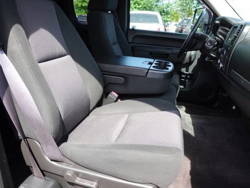 Used 2011 GMC Sierra 2500 SLE w/ SLE Preferred Package AWD/4WD image 26