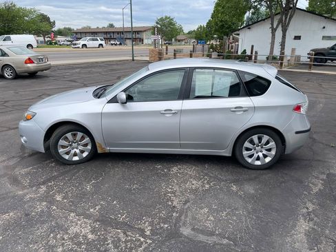 Used 2011 Subaru Impreza 2.5i AWD/4WD image 6