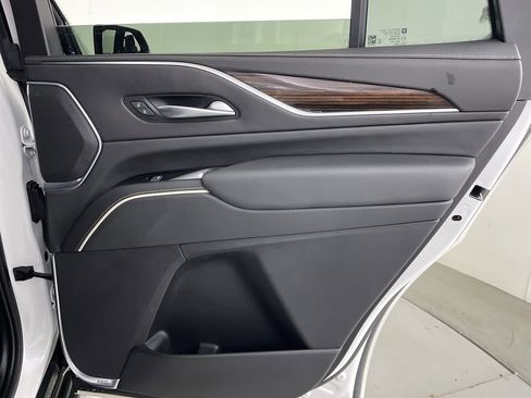 Used 2023 Cadillac Escalade Premium Luxury image 23