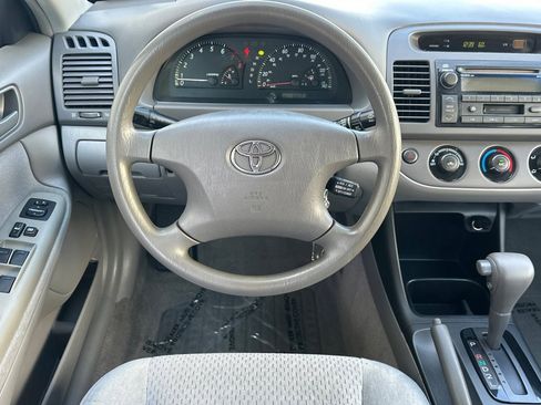 Used 2004 Toyota Camry LE image 17