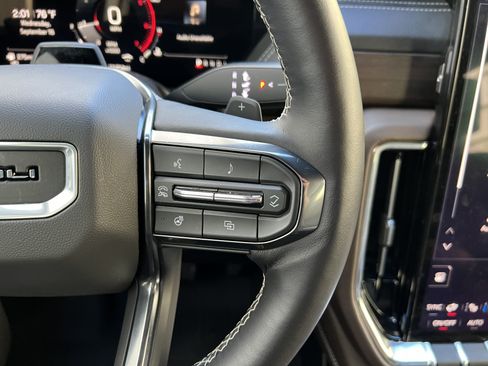 Used 2026 GMC Yukon Denali Ultimate AWD/4WD image 28