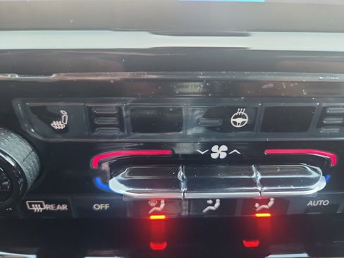 New 2022 Jeep Grand Cherokee Limited 4xe image 28