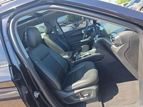 Used 2023 Ford Explorer XLT w/ Equipment Group 202A AWD/4WD image 16