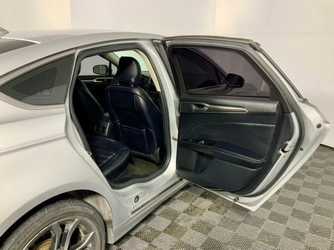Used 2019 Ford Fusion SEL FWD image 36